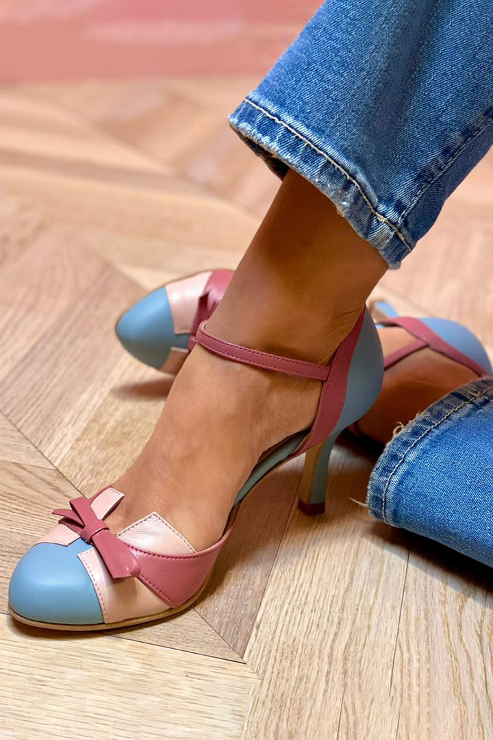 Josephine - Colourful sandals with bow and strap, round toe