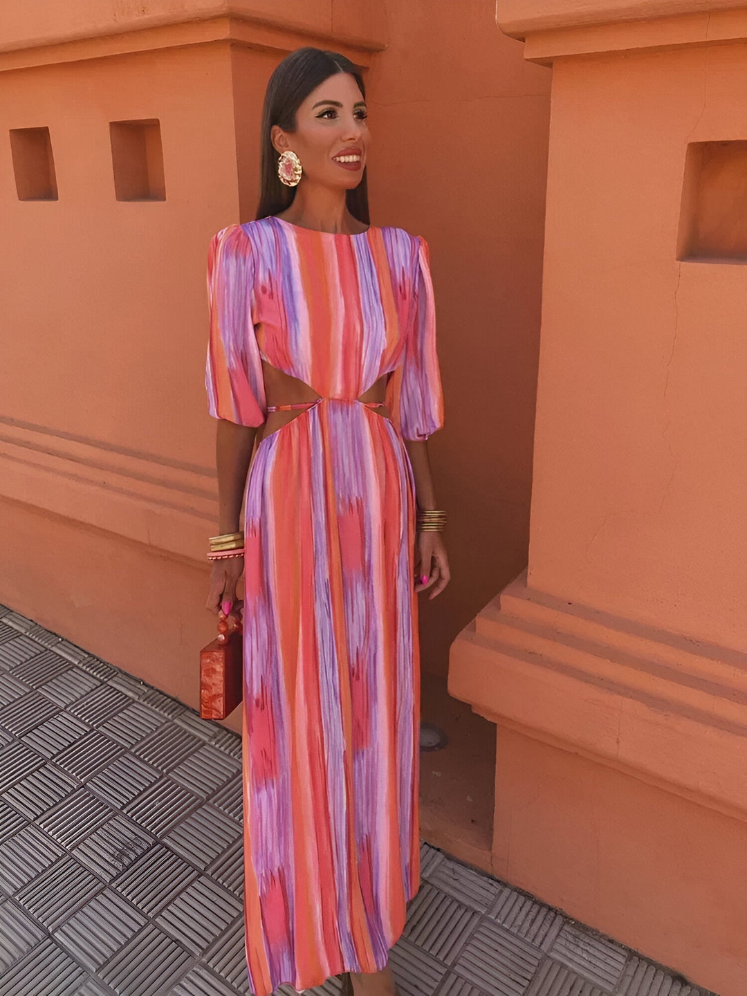 Sola - Dress with Open Back