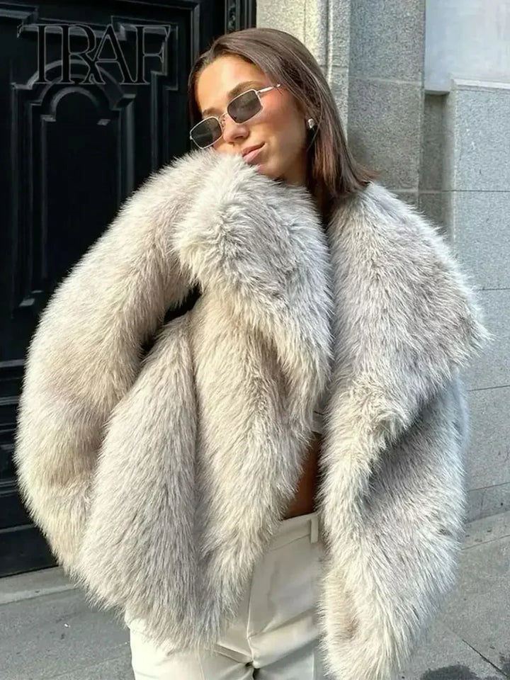 Maryam - Elegant Faux Fur Jacket