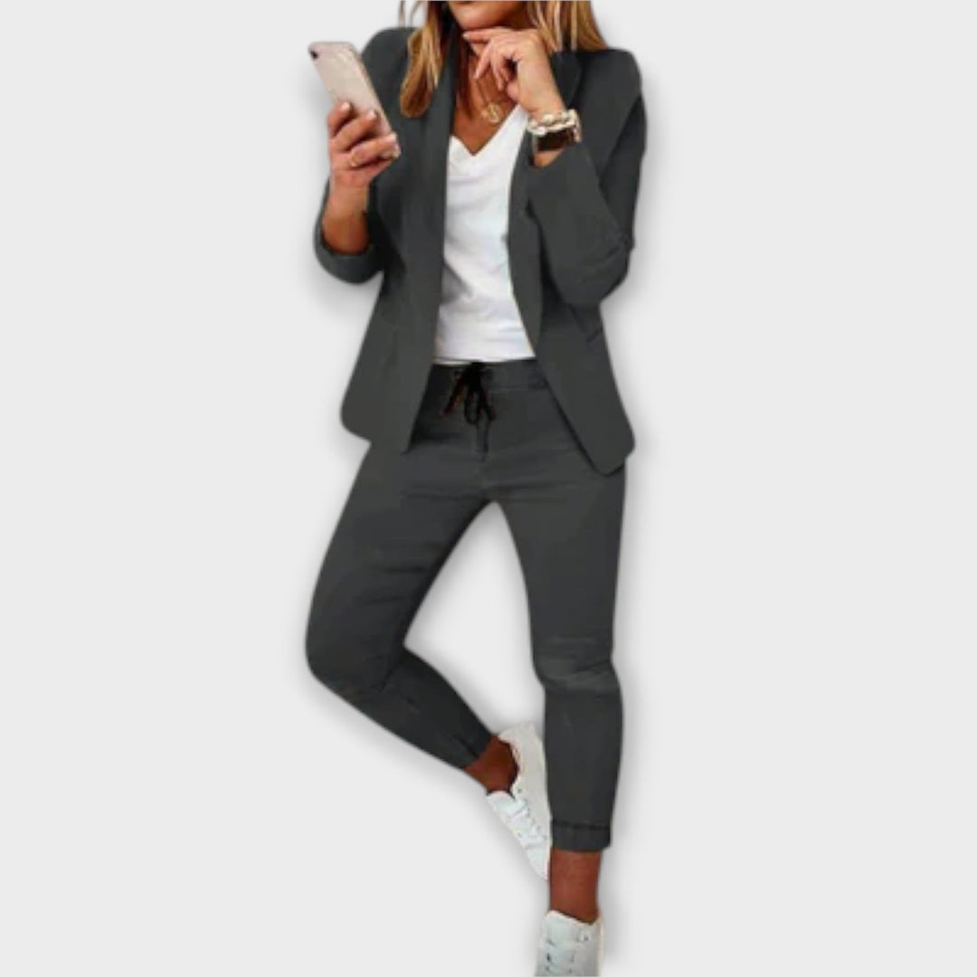 Phoebe – Elegant and comfortable blazer set