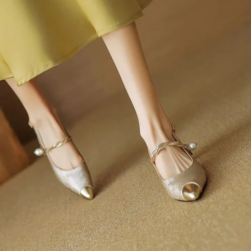 Clara - Elegant Pumps